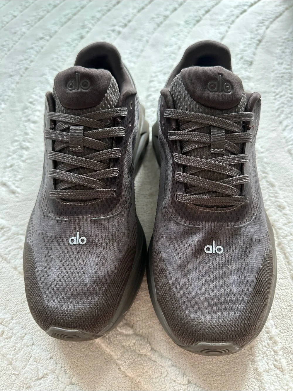 Alo | Runner Sneaker | Espresso